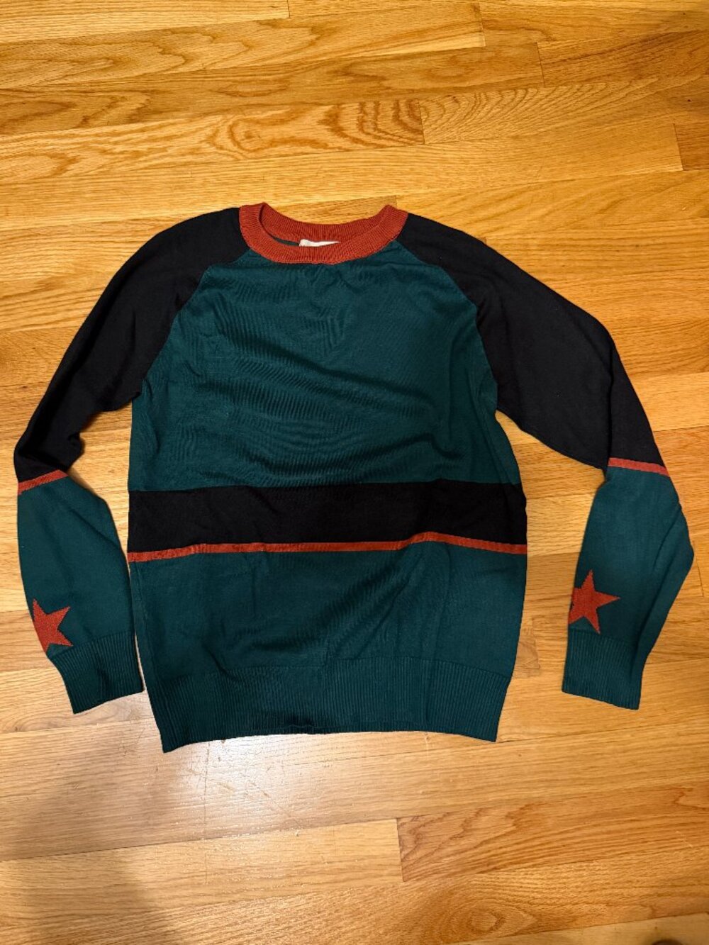 Knit Crew Neck Sweater With Star Detail